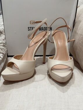 Steve Madden Maiden Platform Heels Bone Leather Size 7 Worn Once